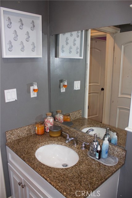 3 Bed Home for Sale in Hawthorne, California