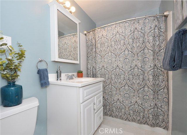 1133 8th Street, Hermosa Beach, California 90254, 3 Bedrooms Bedrooms, ,1 BathroomBathrooms,Residential,Sold,8th,SB18253639