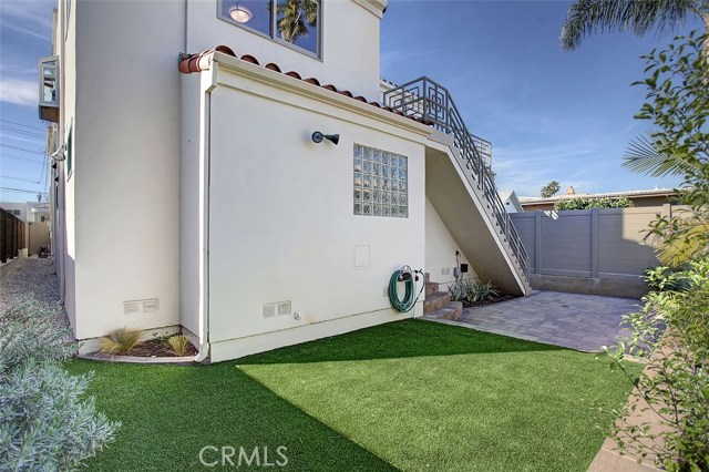 939 1st Street, Manhattan Beach, California 90266, 4 Bedrooms Bedrooms, ,4 BathroomsBathrooms,Residential,Sold,1st,SB17057614