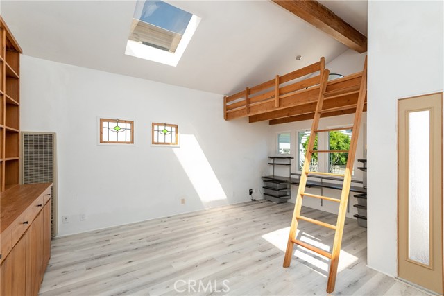 571 33rd Street, Manhattan Beach, California 90266, 2 Bedrooms Bedrooms, ,2 BathroomsBathrooms,Residential,Sold,33rd,SB21059997