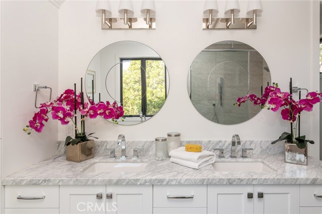 2400 John Street, Manhattan Beach, California 90266, 5 Bedrooms Bedrooms, ,2 BathroomsBathrooms,Residential,Sold,John,SB19208383