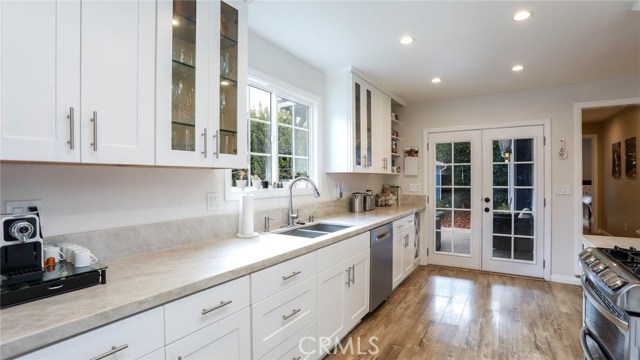 2204 Robinson Street, Redondo Beach, California 90278, 2 Bedrooms Bedrooms, ,2 BathroomsBathrooms,Residential,Sold,Robinson,PV20074273