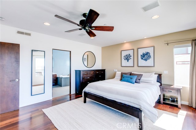 113 El Porto Street, Manhattan Beach, California 90266, 4 Bedrooms Bedrooms, ,2 BathroomsBathrooms,Residential,Sold,El Porto,SB19022186