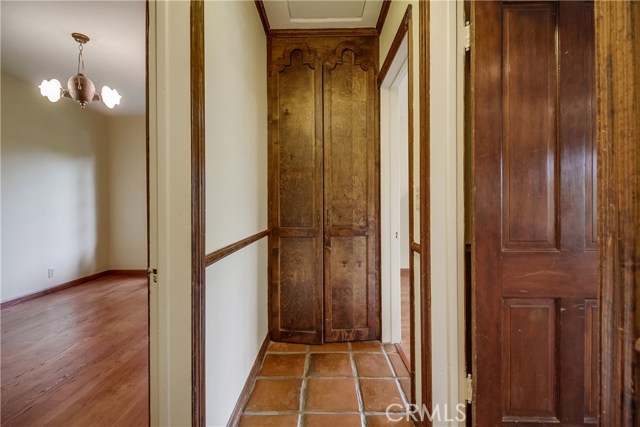 Hall & Linen Closet to Downstairs Bedrooms