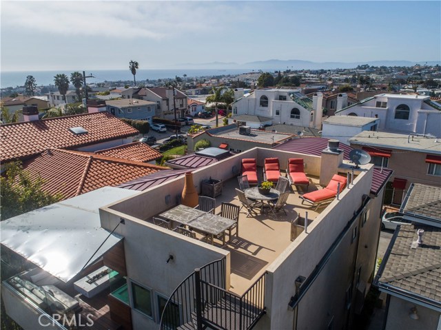 1220 17th Street, Hermosa Beach, California 90254, 4 Bedrooms Bedrooms, ,3 BathroomsBathrooms,Residential,Sold,17th,SB18159711