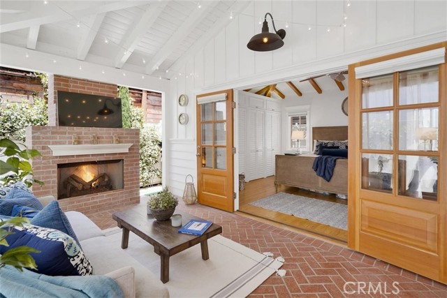 533 5th Street, Manhattan Beach, California 90266, 2 Bedrooms Bedrooms, ,1 BathroomBathrooms,Residential,Sold,5th,SB21107538
