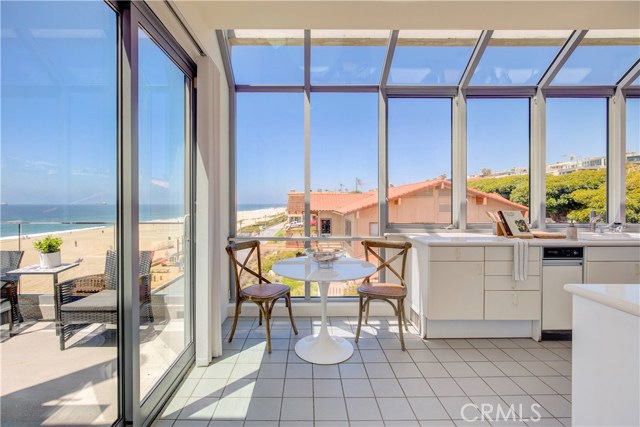 2522 The Strand, Manhattan Beach, California 90266, 3 Bedrooms Bedrooms, ,2 BathroomsBathrooms,Residential,Sold,The Strand,SB19094440