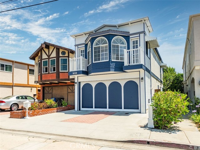 1022 4th Street, Hermosa Beach, California 90254, 3 Bedrooms Bedrooms, ,2 BathroomsBathrooms,Residential,Sold,4th,PV21143463