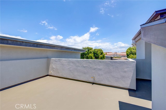 2707 Rockefeller Lane, Redondo Beach, California 90278, 4 Bedrooms Bedrooms, ,4 BathroomsBathrooms,Residential,Sold,Rockefeller,PV19134753