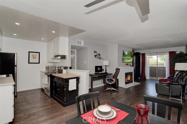 Photo of 17522 Vandenberg Lane #6, Tustin, CA 92780