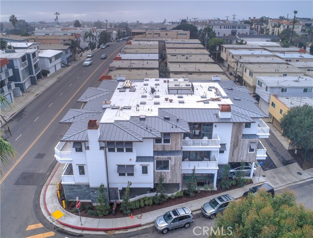 757 Manhattan Beach Boulevard, Manhattan Beach, California 90266, 2 Bedrooms Bedrooms, ,2 BathroomsBathrooms,Residential,Sold,Manhattan Beach,SB18013607