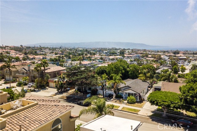 834 Lucia Avenue, Redondo Beach, California 90277, 2 Bedrooms Bedrooms, ,2 BathroomsBathrooms,Residential,Sold,Lucia,SB20066365