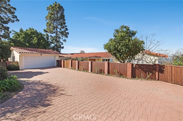 Driveway with plenty of parking