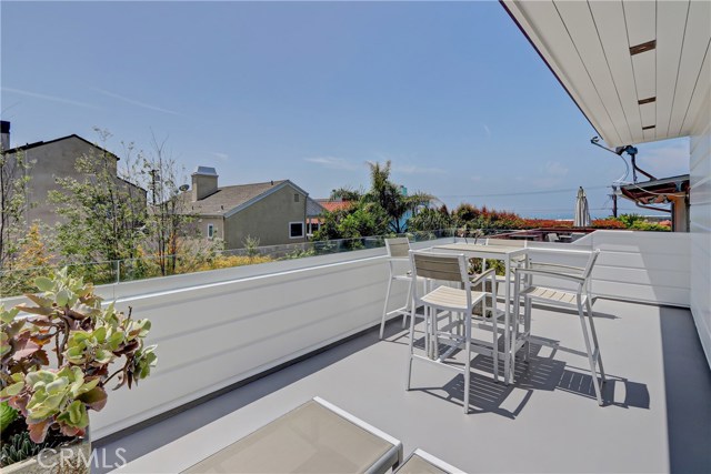 524 14th Street, Manhattan Beach, California 90266, 4 Bedrooms Bedrooms, ,3 BathroomsBathrooms,Residential,Sold,14th,SB19119459