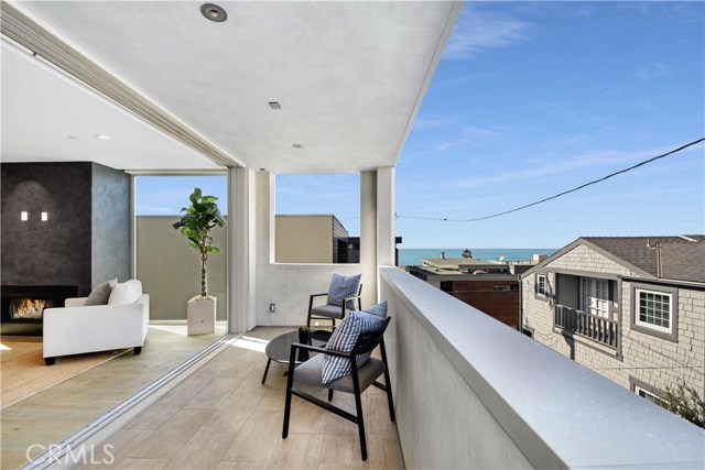 222 1st Place, Manhattan Beach, California 90266, 3 Bedrooms Bedrooms, ,3 BathroomsBathrooms,Residential,Sold,1st,SB19222616