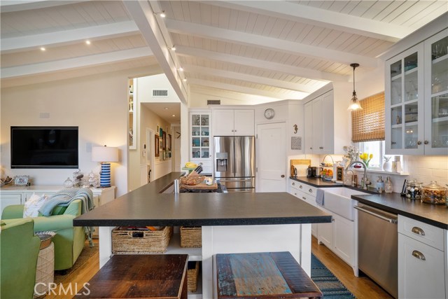 465 28th Street, Manhattan Beach, California 90266, 3 Bedrooms Bedrooms, ,3 BathroomsBathrooms,Residential,Sold,28th,SB19069808