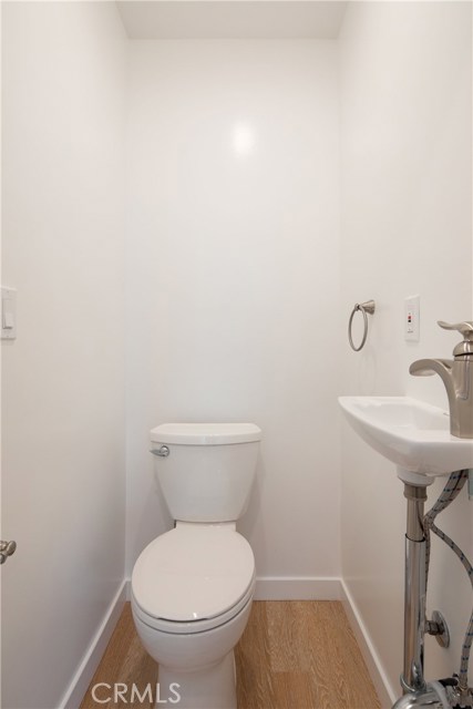 2807 Fisk Lane, Redondo Beach, California 90278, 3 Bedrooms Bedrooms, ,1 BathroomBathrooms,Residential,Sold,Fisk,SB19061058