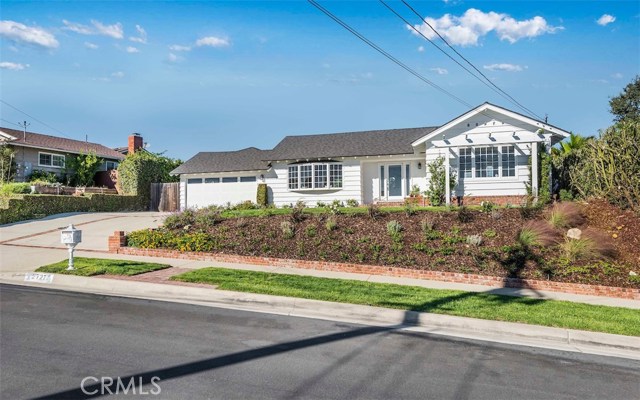 2727 Calle Aventura, Rancho Palos Verdes, California 90275, 4 Bedrooms Bedrooms, ,3 BathroomsBathrooms,Residential,Sold,Calle Aventura,PV18244391