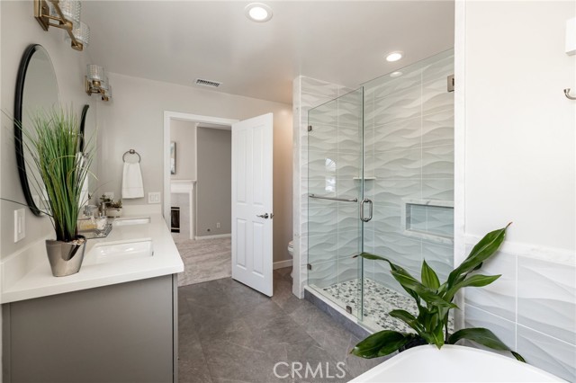Master Bathroom toward hall