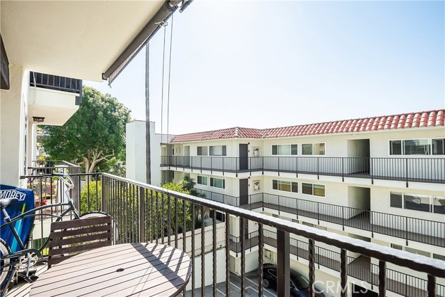 1720 Ardmore Avenue, Hermosa Beach, California 90254, 1 Bedroom Bedrooms, ,1 BathroomBathrooms,Residential,Sold,Ardmore,SB20030454