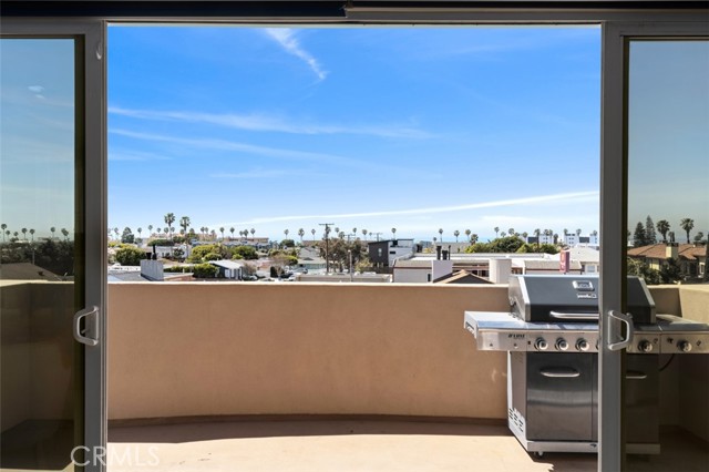 607 Gertruda Avenue, Redondo Beach, California 90277, 5 Bedrooms Bedrooms, ,4 BathroomsBathrooms,Residential,Sold,Gertruda,SB21053791