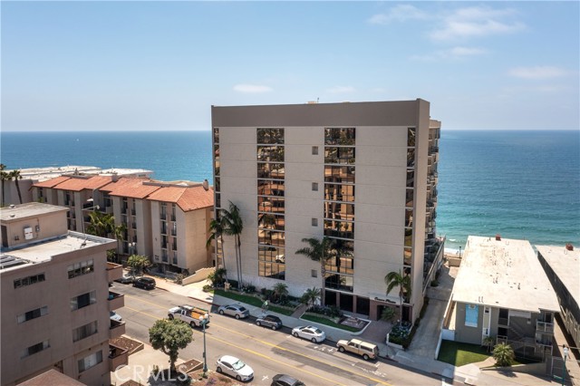 531 Esplanade, Redondo Beach, California 90277, 2 Bedrooms Bedrooms, ,Residential,Sold,Esplanade,SW21140273