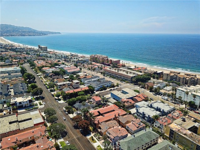 625 Broadway, Redondo Beach, California 90277, 4 Bedrooms Bedrooms, ,2 BathroomsBathrooms,Residential,Sold,Broadway,PV18217071