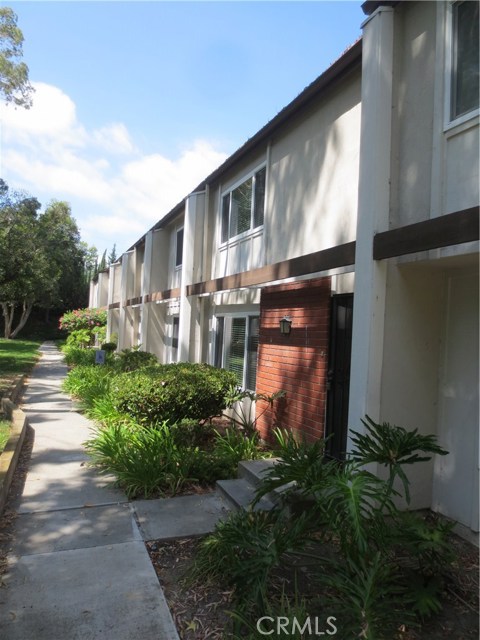 Quiet interior unit close to pool and spa