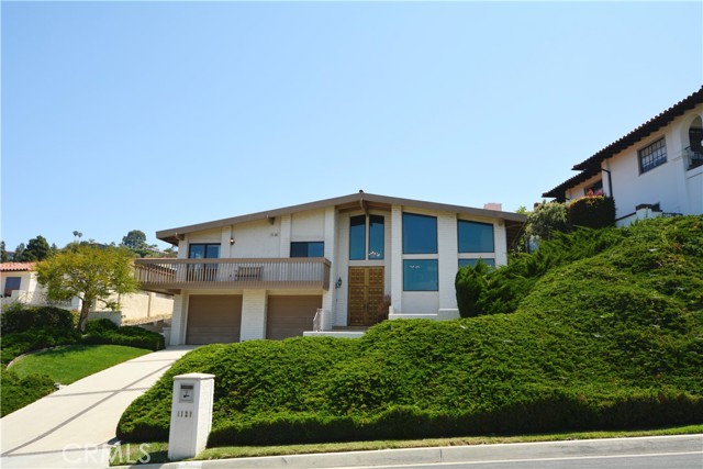 1129 Via Zumaya, Palos Verdes Estates, California 90274, 4 Bedrooms Bedrooms, ,3 BathroomsBathrooms,Residential,Sold,Via Zumaya,PW21178054