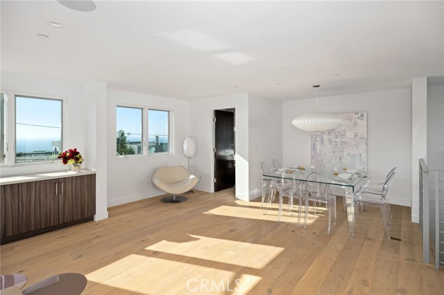 319 34th Place, Manhattan Beach, California 90266, 3 Bedrooms Bedrooms, ,3 BathroomsBathrooms,Residential,Sold,34th,PV21029643