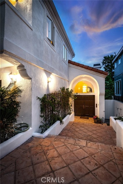 2708 Laurel Avenue, Manhattan Beach, California 90266, 3 Bedrooms Bedrooms, ,3 BathroomsBathrooms,Residential,Sold,Laurel,SB19150797