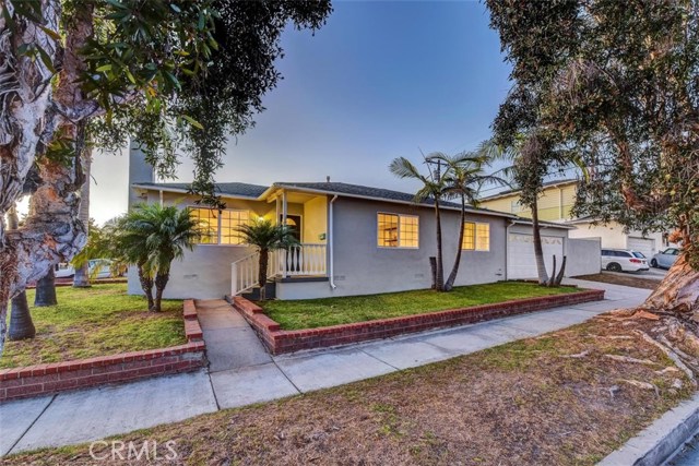 1651 23rd Street, Manhattan Beach, California 90266, 3 Bedrooms Bedrooms, ,1 BathroomBathrooms,Residential,Sold,23rd,PV20240193