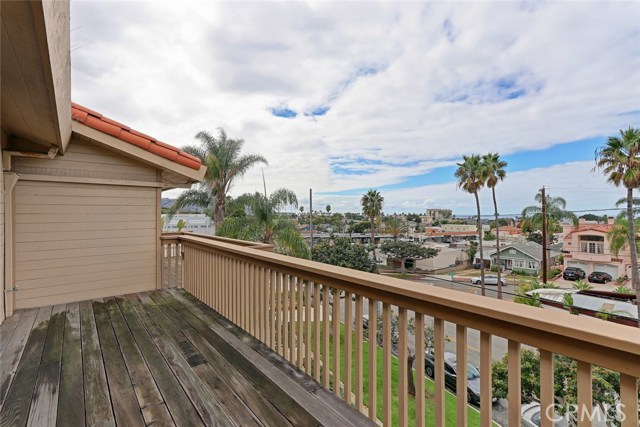 Upper floor balcony with view of the ocean and PV mountains