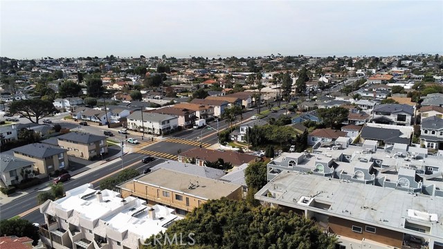 1320 12th Street, Manhattan Beach, California 90266, 2 Bedrooms Bedrooms, ,2 BathroomsBathrooms,Residential,Sold,12th,PW20041446