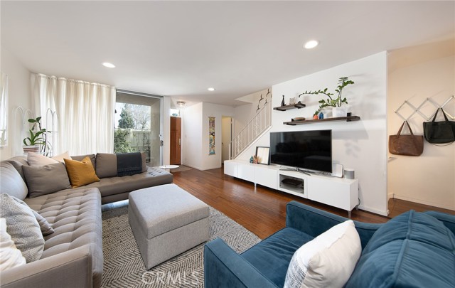 2 Bed Home for Sale in Culver City, California