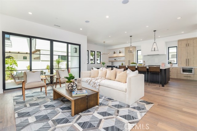 2003 Gates Avenue, Redondo Beach, California 90278, 4 Bedrooms Bedrooms, ,4 BathroomsBathrooms,Residential,Sold,Gates,SB21078366