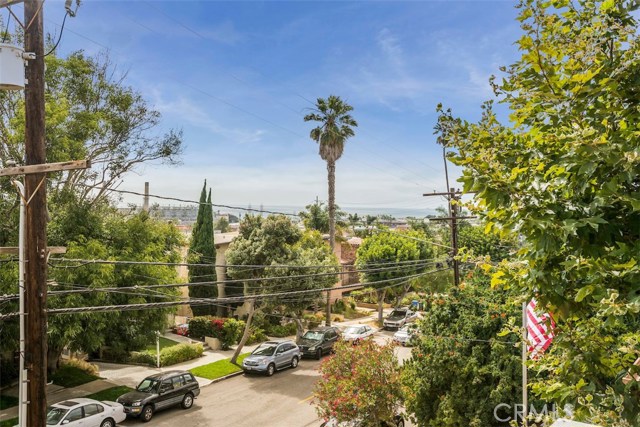 702 Juanita Avenue, Redondo Beach, California 90277, 4 Bedrooms Bedrooms, ,3 BathroomsBathrooms,Residential,Sold,Juanita,PV17180405