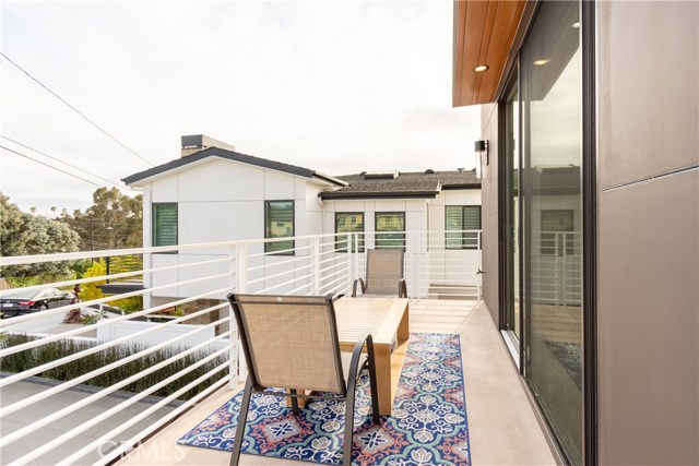 2201 Ripley Avenue, Redondo Beach, California 90278, 5 Bedrooms Bedrooms, ,5 BathroomsBathrooms,Residential,Sold,Ripley,SB20125595