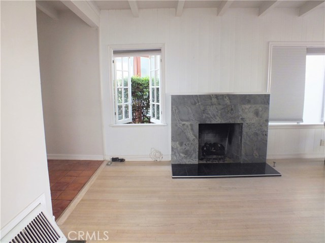 228 29th Street, Manhattan Beach, California 90266, 1 Bedroom Bedrooms, ,1 BathroomBathrooms,Residential,Sold,29th,PV17263710