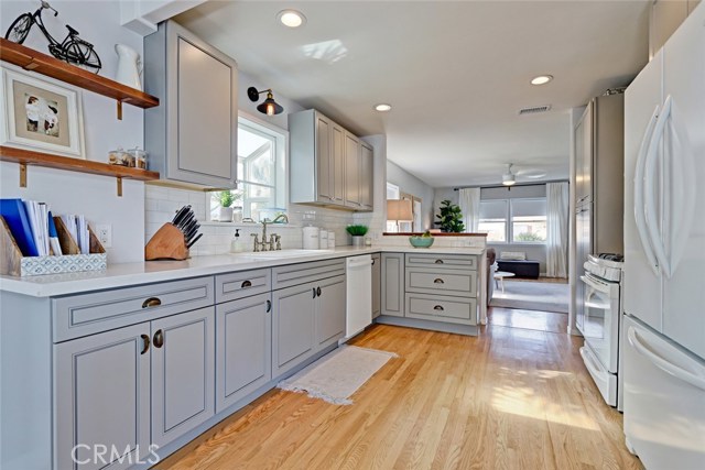 2306 Graham Avenue, Redondo Beach, California 90278, 2 Bedrooms Bedrooms, ,2 BathroomsBathrooms,Residential,Sold,Graham,SB18096314