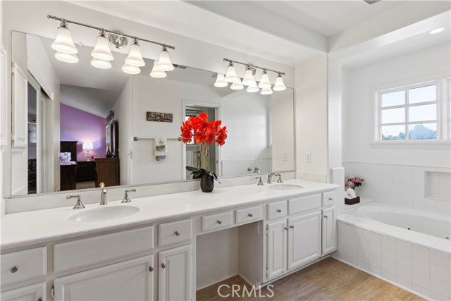 Master Suite Bath with  walk in closet