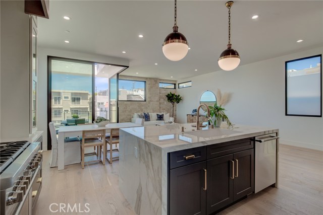 124 39th Street, Manhattan Beach, California 90266, 3 Bedrooms Bedrooms, ,2 BathroomsBathrooms,Residential,Sold,39th,SB20089804