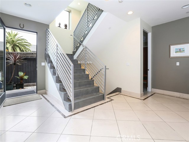 812 Juanita Avenue, Redondo Beach, California 90277, 5 Bedrooms Bedrooms, ,4 BathroomsBathrooms,Residential,Sold,Juanita,SB17114453