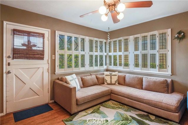 428 28th Street, Hermosa Beach, California 90254, 2 Bedrooms Bedrooms, ,1 BathroomBathrooms,Residential,Sold,28th,SB19275440