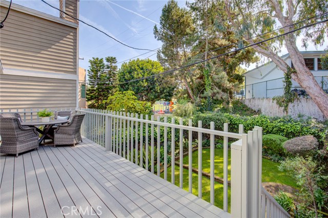 436 1st Street, Manhattan Beach, California 90266, 4 Bedrooms Bedrooms, ,2 BathroomsBathrooms,Residential,Sold,1st,SB20048897