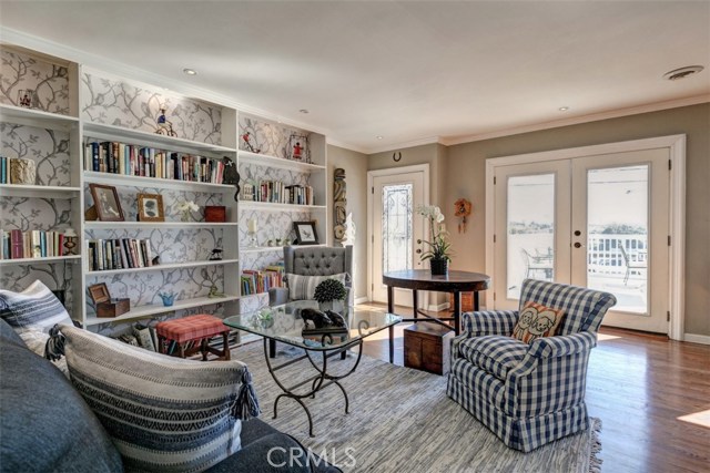 Living room with view toward the entertainment deck.