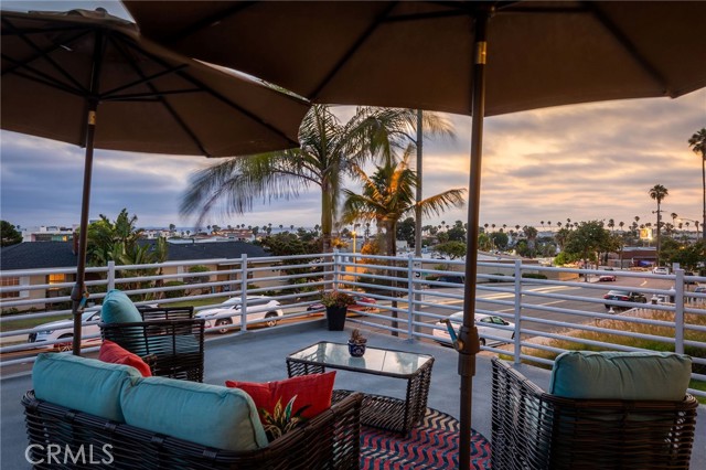 323 Avenue G, Redondo Beach, California 90277, 4 Bedrooms Bedrooms, ,1 BathroomBathrooms,Residential,Sold,Avenue G,PV21158630