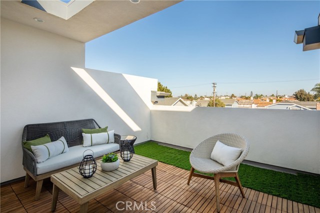 1729 Harriman Lane, Redondo Beach, California 90278, 4 Bedrooms Bedrooms, ,3 BathroomsBathrooms,Residential,Sold,Harriman,SB19259591