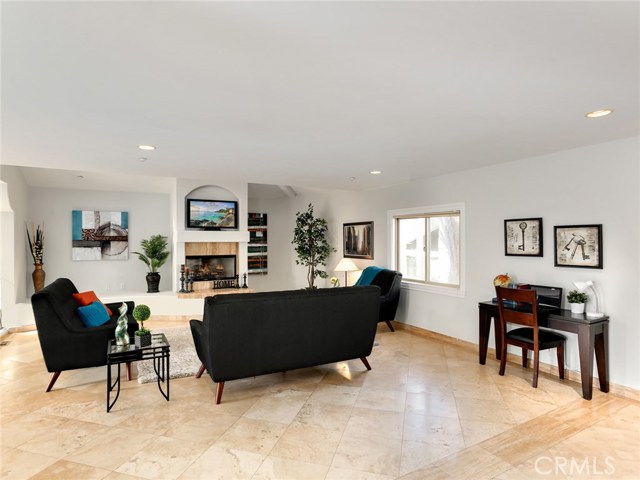 512 Juanita Avenue, Redondo Beach, California 90277, 3 Bedrooms Bedrooms, ,3 BathroomsBathrooms,Residential,Sold,Juanita,SB17222530