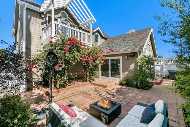 1310 Gates Avenue, Manhattan Beach, California 90266, 3 Bedrooms Bedrooms, ,3 BathroomsBathrooms,Residential,Sold,Gates,SB20100879